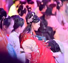 宿迁汉服模特兼职(想做汉服模特去哪里找)