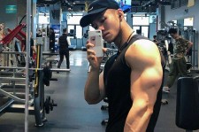 宿迁肌肉男模(肌肉男模拟器)